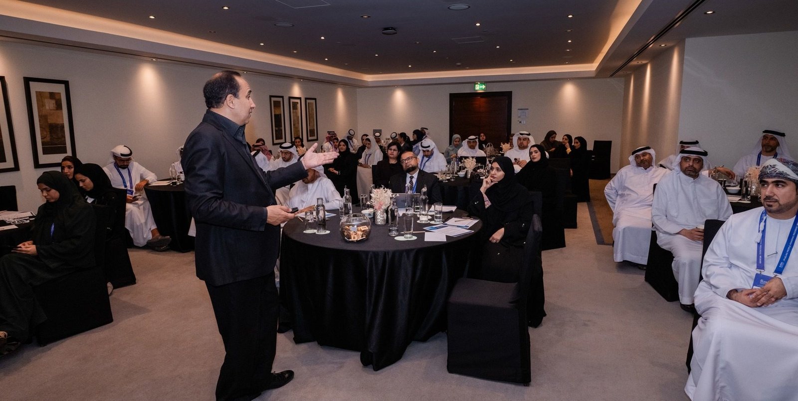 ورشة عمل ضمن مؤتمر، دبي: قيادة النقاش