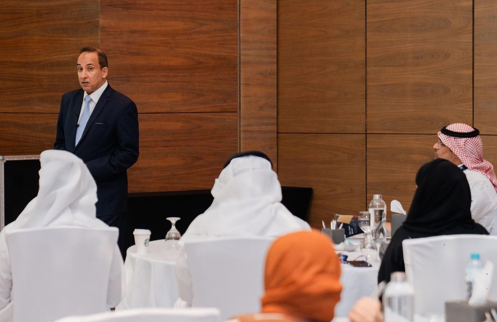 ورشة عمل ضمن مؤتمر، دبي: من آخر القاعة
