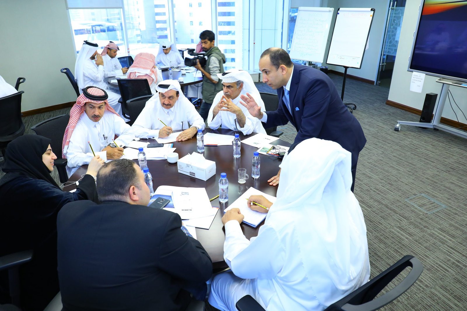 Workshop in session: Guiding a table group