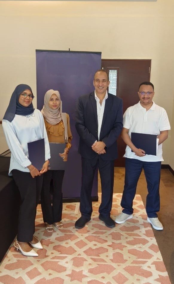 Program close: Certificates presented to delegates